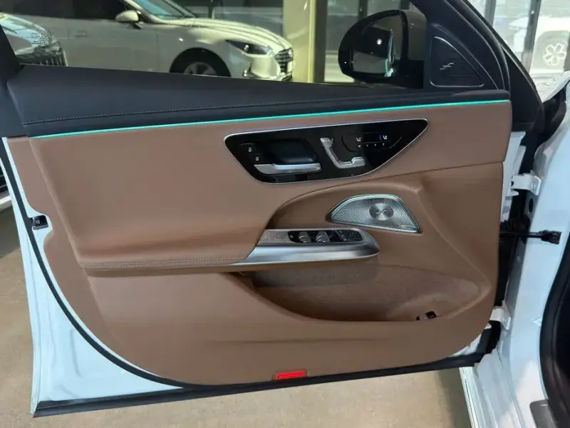 2024 Mercedes-Benz E-Класс с пробегом 17 203 км