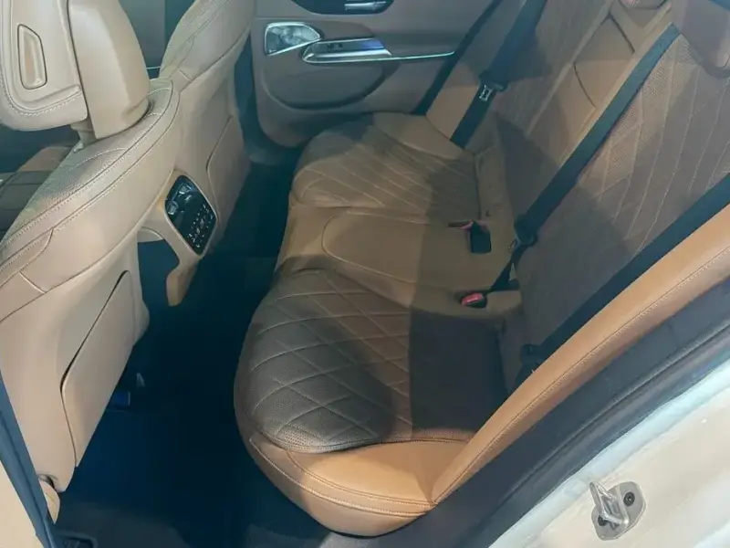 2024 Mercedes-Benz E-Класс с пробегом 17 203 км