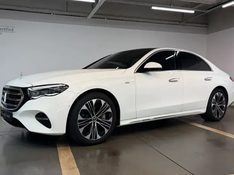 2025 Mercedes-Benz E-Класс с пробегом 17 261 км