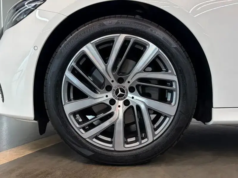 2025 Mercedes-Benz E-Класс с пробегом 1 894 км