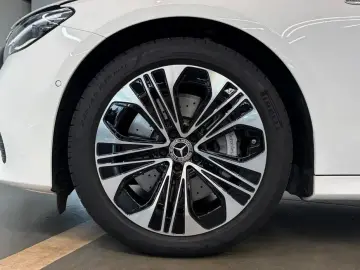 2025 Mercedes-Benz E-Класс с пробегом 17 261 км