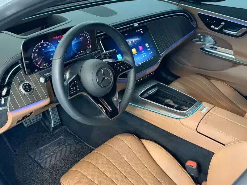 2025 Mercedes-Benz E-Класс с пробегом 17 261 км