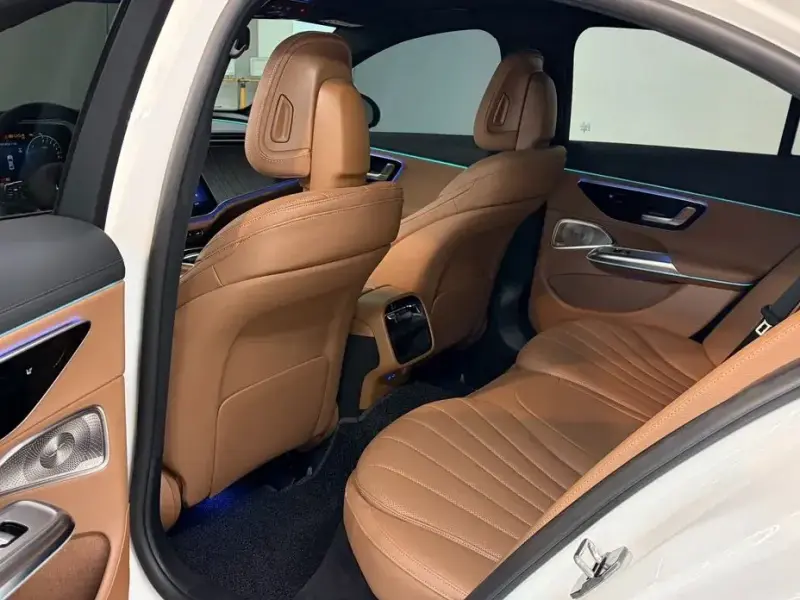 2025 Mercedes-Benz E-Класс с пробегом 17 261 км