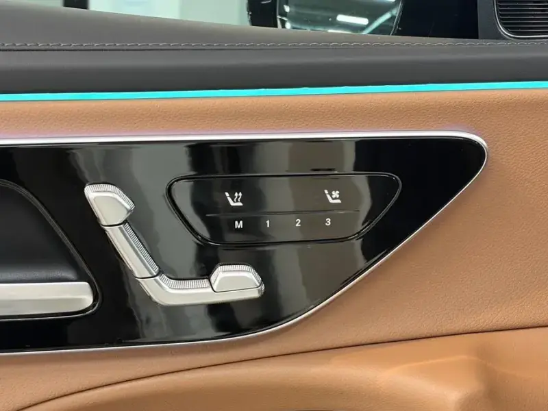 2025 Mercedes-Benz E-Класс с пробегом 17 261 км