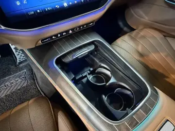 2025 Mercedes-Benz E-Класс с пробегом 17 261 км