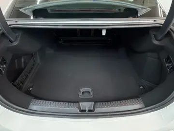 2025 Mercedes-Benz E-Класс с пробегом 1 894 км