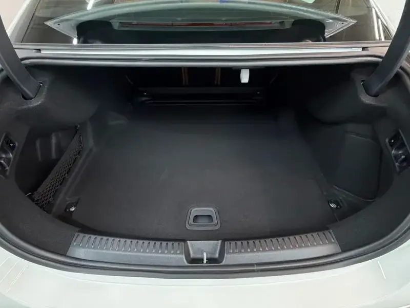 2025 Mercedes-Benz E-Класс с пробегом 1 894 км