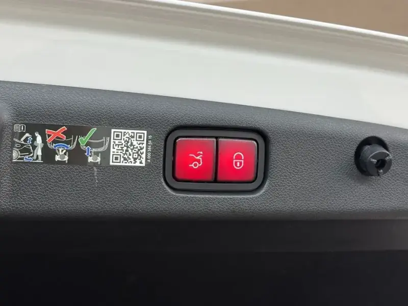 2025 Mercedes-Benz E-Класс с пробегом 17 261 км