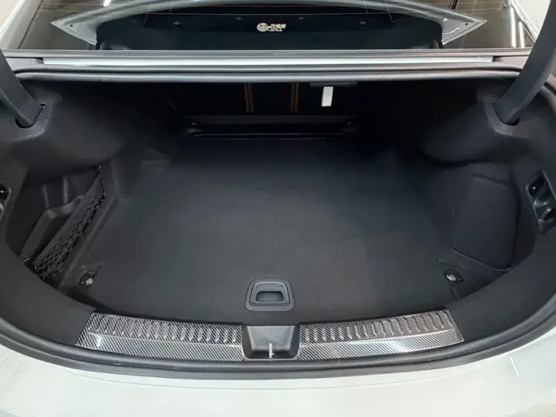 2024 Mercedes-Benz E-Класс с пробегом 8 869 км