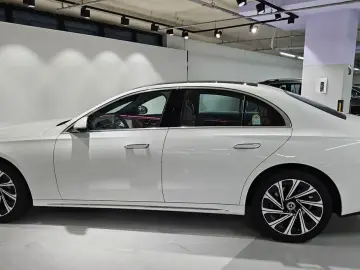 2025 Mercedes-Benz E-Класс с пробегом 228 км