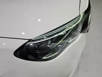 2025 Mercedes-Benz E-Класс с пробегом 228 км