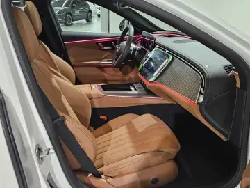 2025 Mercedes-Benz E-Класс с пробегом 228 км
