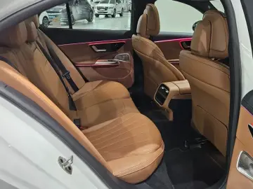 2025 Mercedes-Benz E-Класс с пробегом 228 км