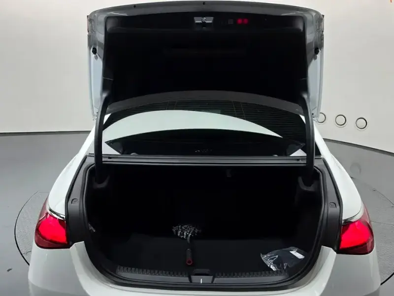 2024 Mercedes-Benz E-Класс с пробегом 18 154 км