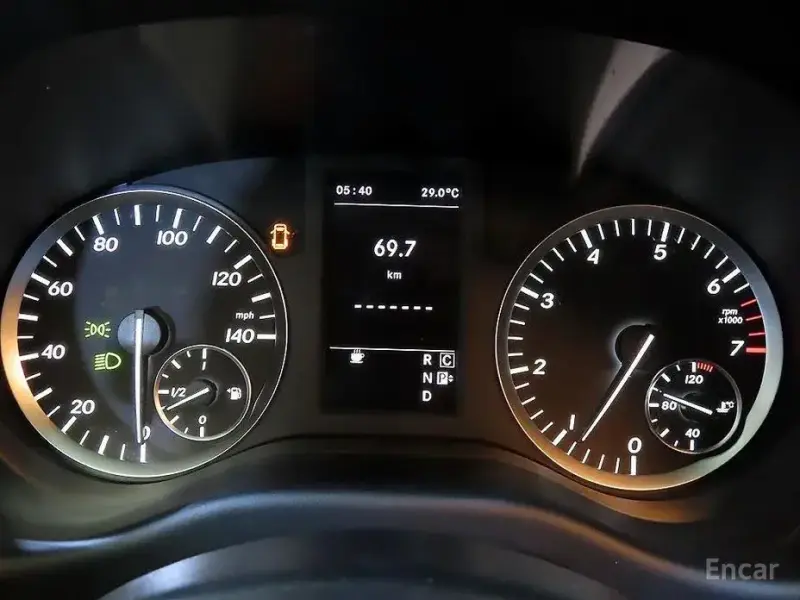 2020 Mercedes-Benz V-Класс с пробегом 32 440 км