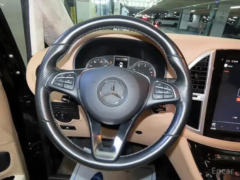 2020 Mercedes-Benz V-Класс с пробегом 32 440 км