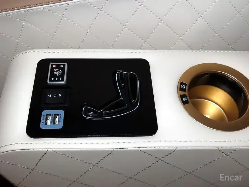 2020 Mercedes-Benz V-Класс с пробегом 32 440 км