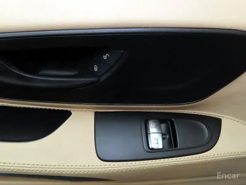 2020 Mercedes-Benz V-Класс с пробегом 32 440 км
