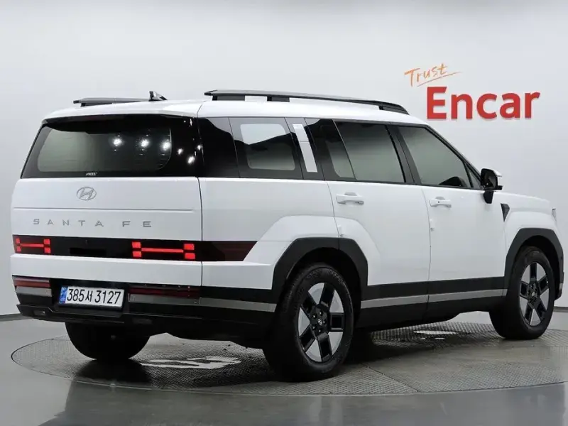2025 Hyundai Santa Fe с пробегом 9 466 км