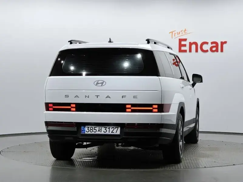 2025 Hyundai Santa Fe с пробегом 9 466 км