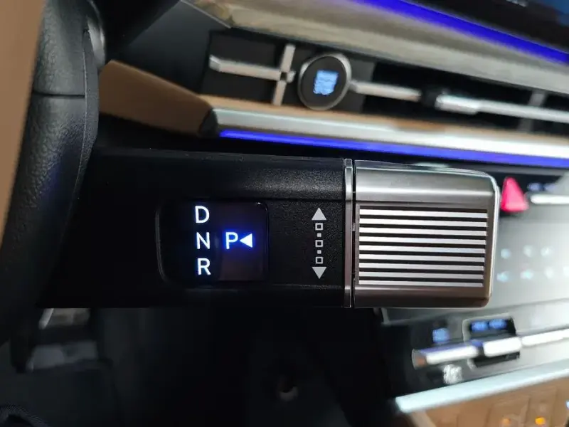 2025 Hyundai Santa Fe с пробегом 9 466 км
