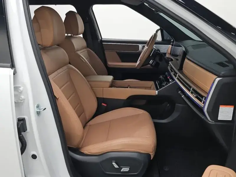 2025 Hyundai Santa Fe с пробегом 9 466 км