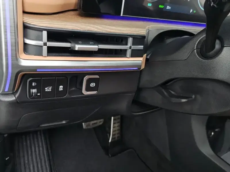 2025 Hyundai Santa Fe с пробегом 9 466 км