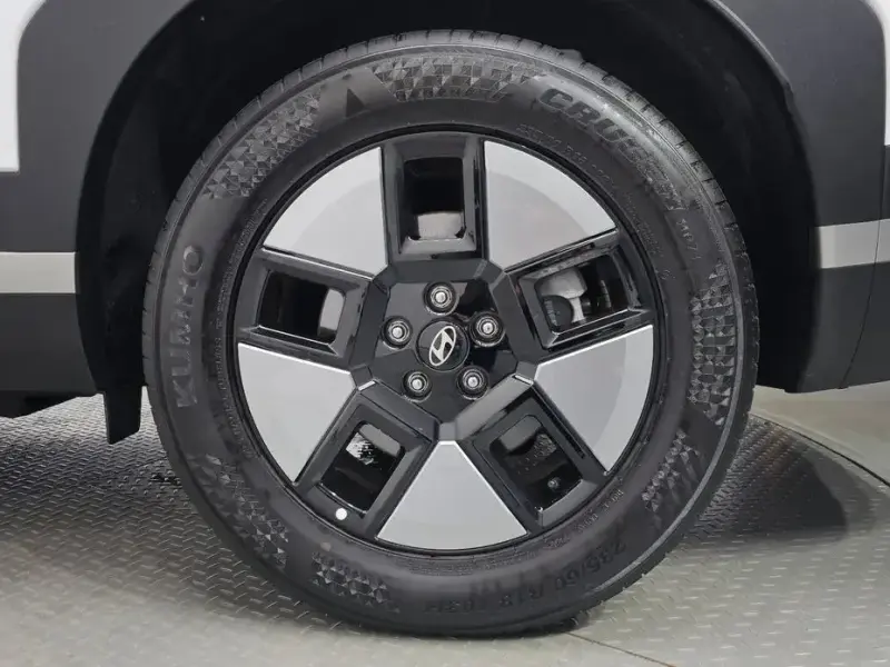 2025 Hyundai Santa Fe с пробегом 9 466 км