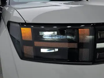 2025 Hyundai Santa Fe с пробегом 9 466 км