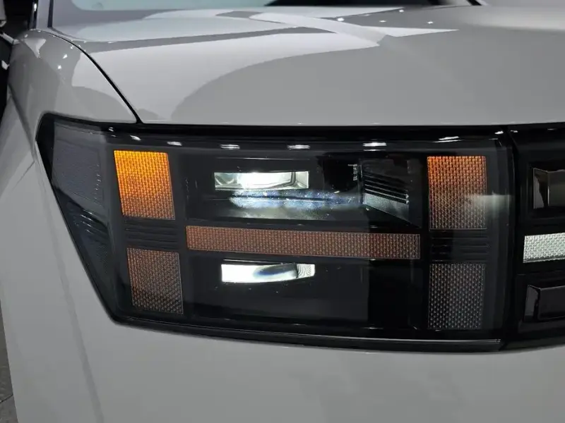 2025 Hyundai Santa Fe с пробегом 9 466 км