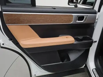 2025 Hyundai Santa Fe с пробегом 9 466 км