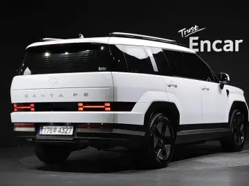 2025 Hyundai Santa Fe с пробегом 12 445 км