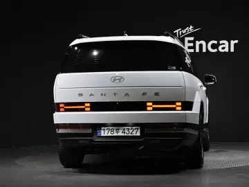 2025 Hyundai Santa Fe с пробегом 12 445 км