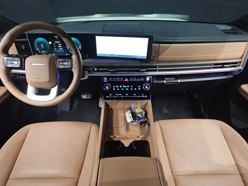 2025 Hyundai Santa Fe с пробегом 12 445 км