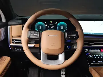 2025 Hyundai Santa Fe с пробегом 12 445 км