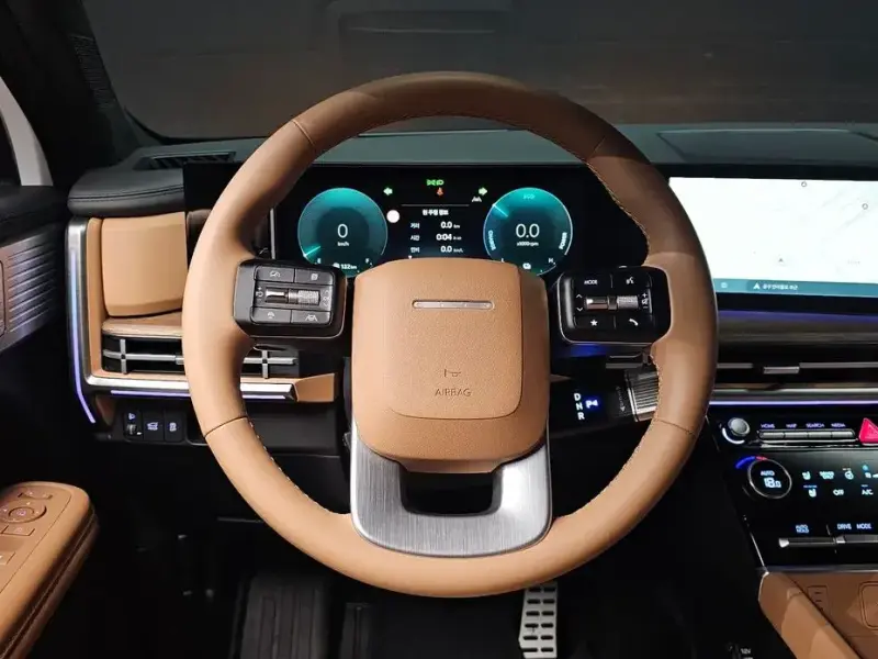 2025 Hyundai Santa Fe с пробегом 12 445 км