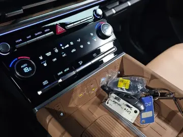 2025 Hyundai Santa Fe с пробегом 12 445 км