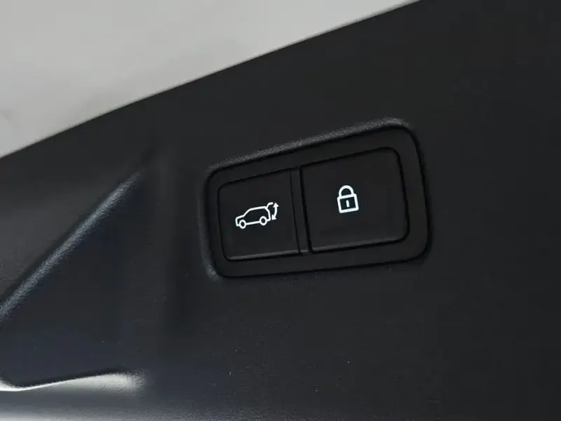 2025 Hyundai Santa Fe с пробегом 12 445 км