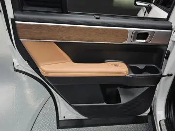 2025 Hyundai Santa Fe с пробегом 12 445 км