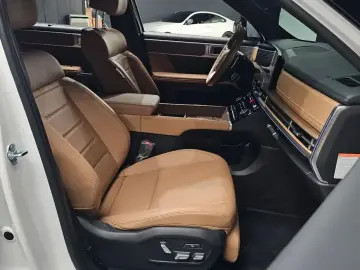 2025 Hyundai Santa Fe с пробегом 12 445 км