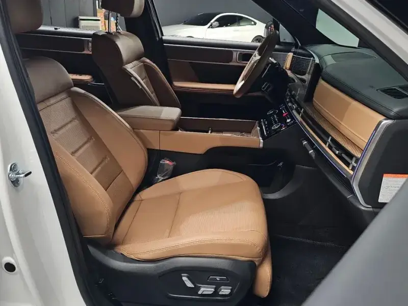 2025 Hyundai Santa Fe с пробегом 12 445 км