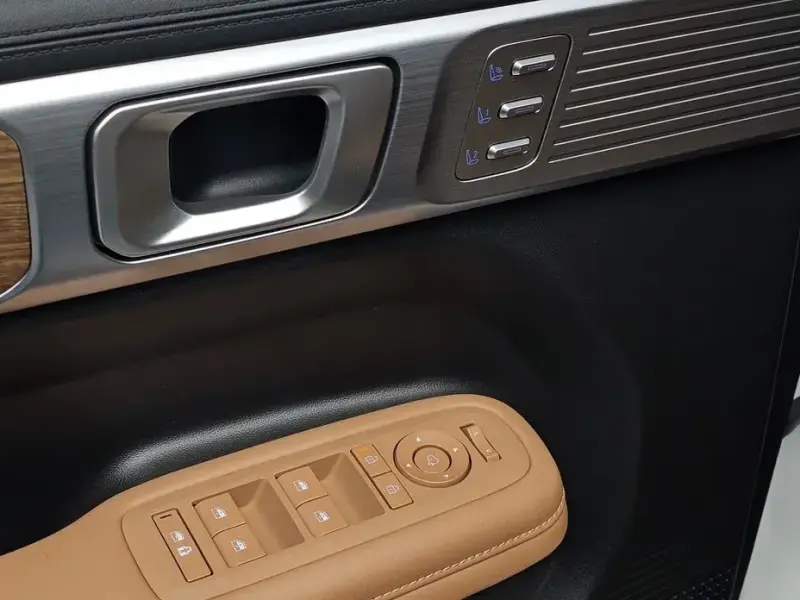 2025 Hyundai Santa Fe с пробегом 12 445 км