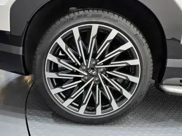 2023 Hyundai Santa Fe с пробегом 23 917 км