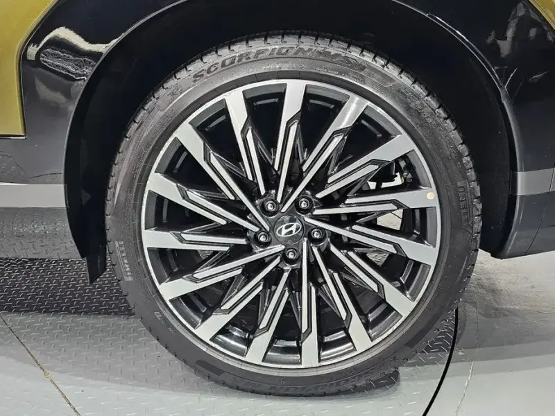 2024 Hyundai Santa Fe с пробегом 16 496 км