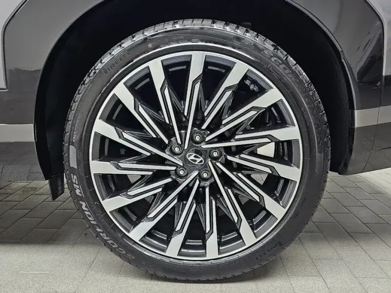 2023 Hyundai Santa Fe с пробегом 23 711 км