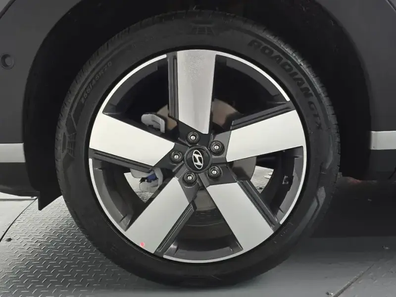 2026 Hyundai Santa Fe с пробегом 5 983 км