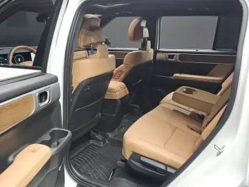 2025 Hyundai Santa Fe с пробегом 12 582 км