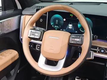 2025 Hyundai Santa Fe с пробегом 12 582 км
