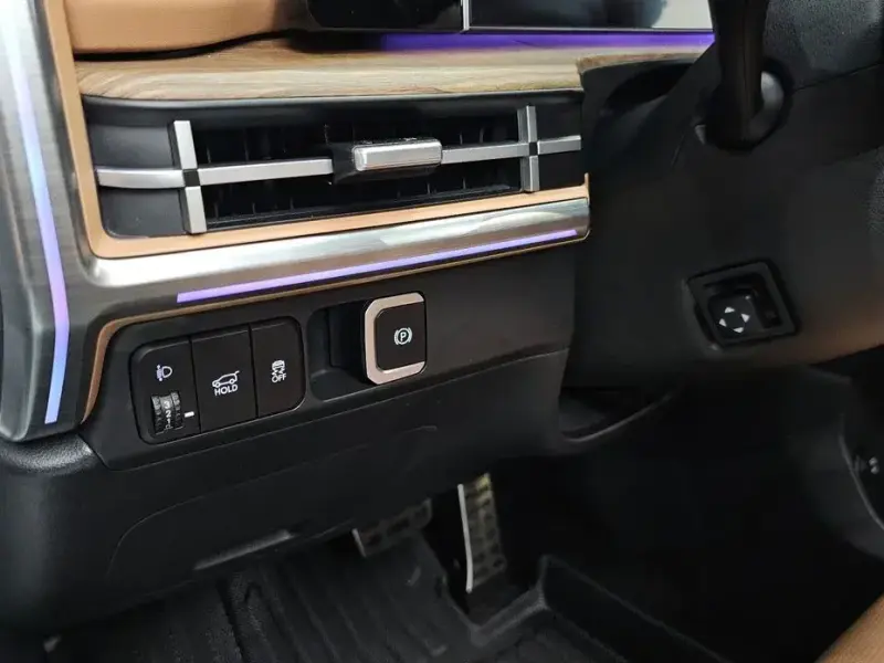 2025 Hyundai Santa Fe с пробегом 12 582 км