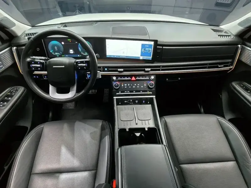 2023 Hyundai Santa Fe с пробегом 18 247 км